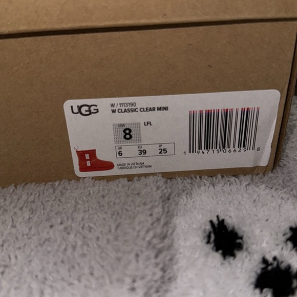 Ugg classic clear mini boots - Picture 4 of 8